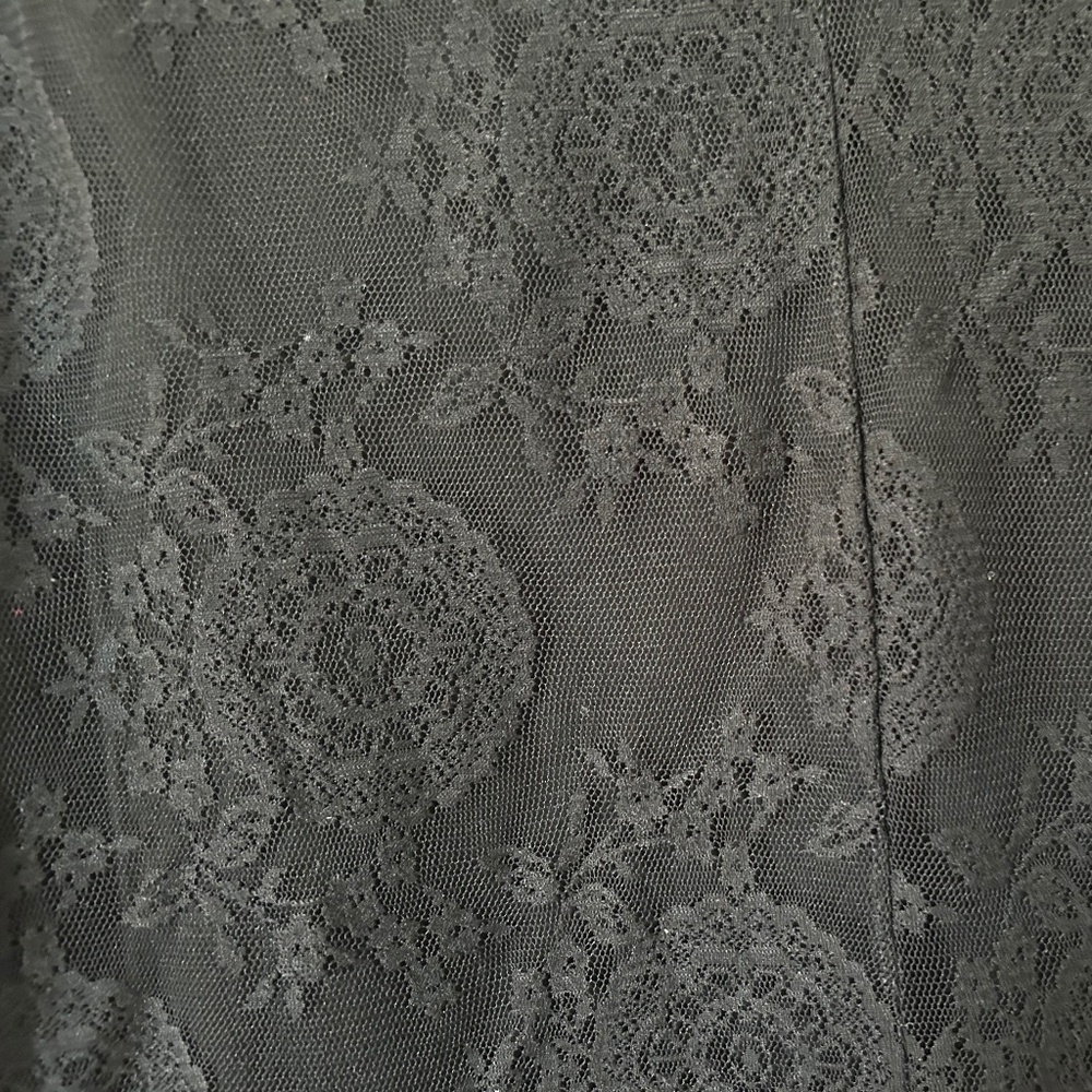 CAbi " Date Night" Black Floral Lace Sheath  Lined Sleeveless Cami Tank Blouse - Picture 6 of 12